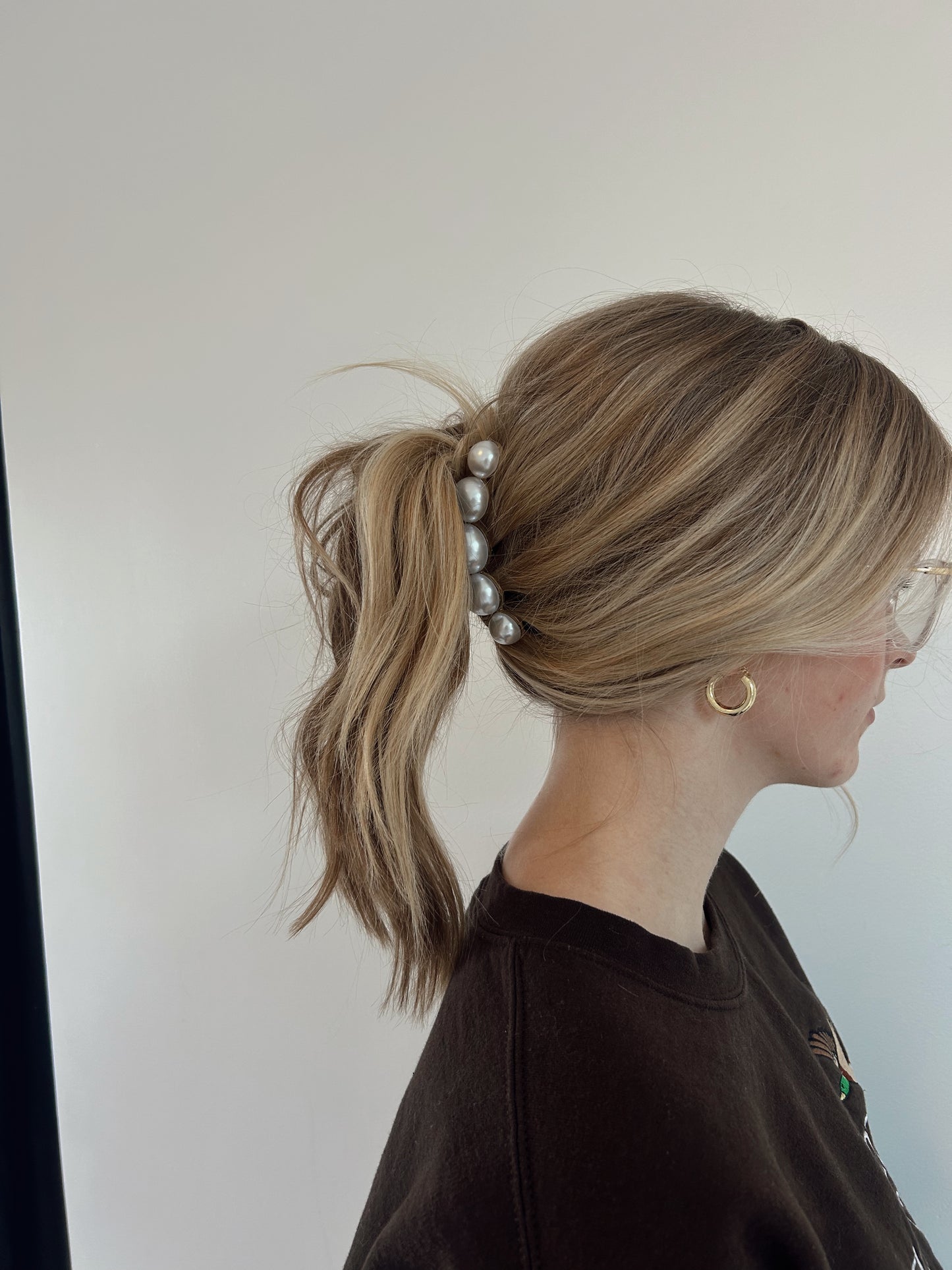 Pretty & Pearl Claw Clip